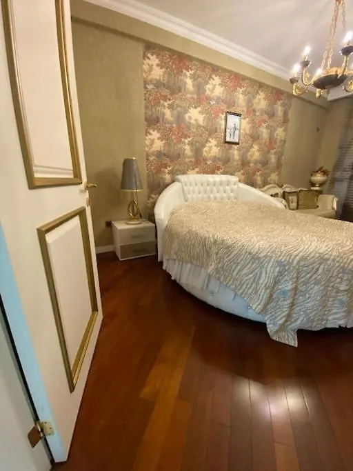 Luxurious Apartment In Center Bakü